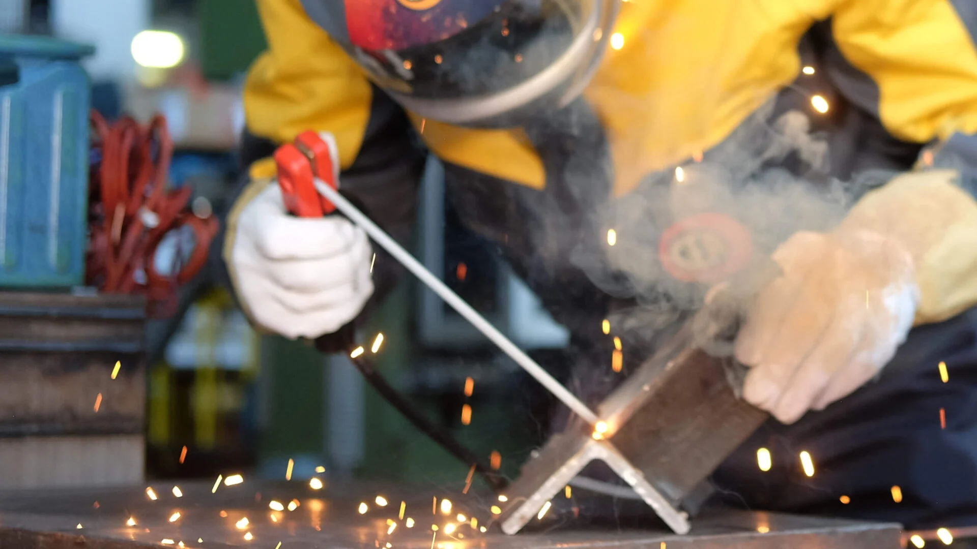 Benefits and Applications of MMA Welding Hertztec Corporation Sdn Bhd